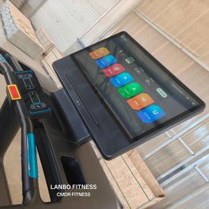 2026 Nieuwe Commerciële Loopband Hoge Kwaliteit Fitness Loopband TFT Scherm Commercieel Gebruik - Product Image 5
