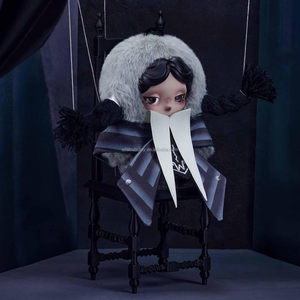 POP Mart X Wednesday Porte-clés en peluche à yeux de verre, version uniforme Nevermore Academy, figurine originale, boîte mystère, articles de collection - Product Image 4