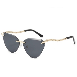 Lunettes de soleil œil de chat coupe diamant sans monture dégradé nuances luxe <span class=keywords><strong>serpent</strong></span> chaîne en métal jambes personnalisé lunettes de soleil transparentes UV400 - Product Image 4