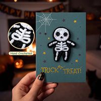 Carte d'Halloween au crochet motif squelette avec enveloppe – Message amusant et effrayant « Trick or Treat » avec dorure à chaud
