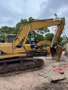 Excavadora 320BL usada Peso operativo de 20 toneladas con motor central y componentes de bomba - Product Image 6