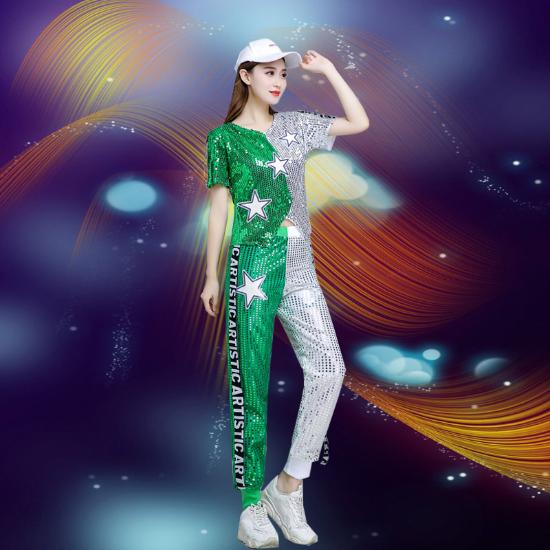 Empalme de un conjunto completo de pantalones verdes + plateados verdes.