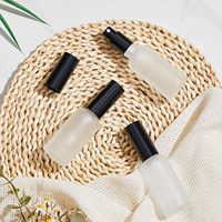 Flacons vaporisateurs en verre de luxe noirs de 30 ml (1 oz) vides avec capuchon métallique pour huiles essentielles, parfums, nettoyants et maquillage – Idéaux pour les voyages et l'aromathérapie