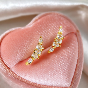 Boucles d'oreilles tendance en gros, zircon cubique plaqué or 18 carats, boucles d'oreilles grimpantes à dos plat, bijoux pour femmes - Product Image 1