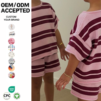 Оптовая продажа: Комплект из 2 предметов для малышей – футболка с коротким рукавом и шорты из 100% хлопка с разноцветными полосками, уютная одежда