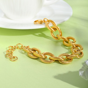 Pulsera de Acero Inoxidable con Cadena Cruzada Redonda Estilo Europeo Americano, Chapada en Oro, para Mujer, Joyería de Moda Primavera 2025 - Product Image 6