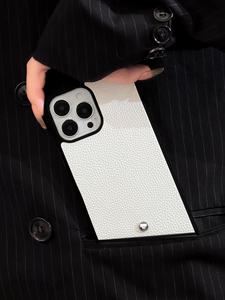 เคสโทรศัพท์ TPU กันตกสีทึบสุดหรูสำหรับ <span class=keywords><strong>iPhone</strong></span> 16 PRO MAX 15 14 13 12 <span class=keywords><strong>11</strong></span>ทำ<span class=keywords><strong>จาก</strong></span>หนังคุณภาพสูง - Product Image 3