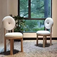 Chaise de salle à manger de style minimaliste moderne tabouret de ménage crème confortable tabouret d'habillage en bois massif de célébrité cyber salon