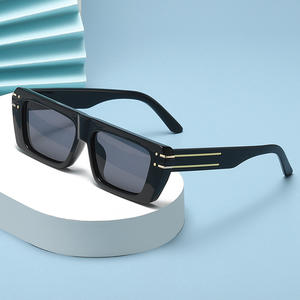 Gafas de Sol Cuadradas D29, Montura Negra de PC, UV400, Unisex, Modernas, Clase 2 de Transmitancia - Product Image 3
