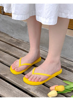Tongs et sandales plates pour femmes, couleur unie, bout ouvert, confortables, pour la plage, la piscine, l'été, décontractées, vente en gros