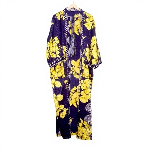 Robe de chambre kimono en soie indienne multicolore, style Kantha, vente en gros, vêtements de nuit faits main, patchwork, robe longue maxi - Product Image 1