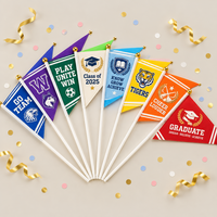 Drapeaux triangulaires personnalisés en polyester pour l'école, les événements sportifs, les manifestations, les remises de diplômes, les événements sur le campus, petits drapeaux à agiter à la main