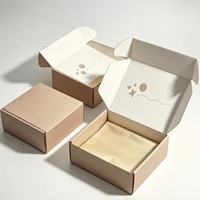 Boîte d'expédition en carton ondulé personnalisée multi-tailles, impression CMYK complète, vente en gros, pour l'emballage de cadeaux en vente en ligne