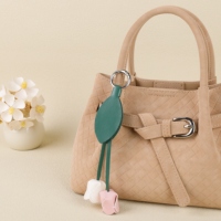 Porte-clés en cuir fait main en forme de feuille de tulipe, pendentifs et breloques de mode pour femmes, pour sac à main, sac, clé de voiture, décoratif