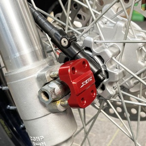 อุปกรณ์เสริมรถจักรยานยนต์สีแดงที่ยึดเพลาหน้าแบบหนีบสำหรับ XR400R XR 400R 1996-2004 XR650L 1993-2024 650L FRONT AXLE HOLDE - Product Image 2