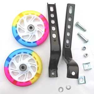 ล้อเสริมโลหะ PU ขนาด 12 นิ้ว ล้อทรงตัวแบบมีไฟ หลากสี สำหรับจักรยานเด็ก - Product Image 2