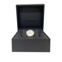 Boîtes à bijoux et montres personnalisées en cuir PU noir, doublées d'éponge recyclable, avec couvercle à charnière, finition mate et logo en feuille d'argent, avec poignée