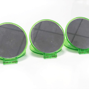 Kingworld Compact Mirror Round Plastic Folding Mini Handheld Makeup Mirror For Home Use Portable Gift - Product Image 2