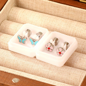 Pendientes Pequeños de Acero Inoxidable 316L con Diseño de Flor y Mariposa, Joyería Fina de Moda, Venta al Por Mayor Personalizada - Product Image 2