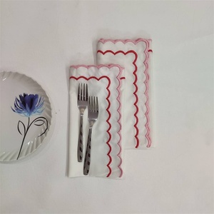 ของตกแต่งโต๊ะคริสต์มาสโบโฮสุดหรูผ้าเช็ดปากปักลายและที่รองจานผ้าลินินสีดำทองทำด้วยมือสำหรับงานแต่งงาน - Product Image 1