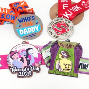 Medallas Personalizadas Modernas de Metal Antiguo con Logotipo Deportivo, para Maratón, Día de la Mujer, en 3D, de Aleación de Zinc, con Forma de Corazón - Product Image 1