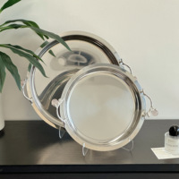 Plateau rond en métal de luxe avec poignées en perles roses, élégant et écologique, pour servir des desserts, des fruits, dans les hôtels ou à la maison
