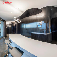 Comptoirs de bar arrondis en pierre de quartz blanche, personnalisation d'usine, utilisés dans les pubs et les restaurants