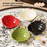 Bol à salade créatif en céramique rouge brillant avec fourchettes à fruits multicolores intégrées, plateau de service pour desserts et bonbons de fête