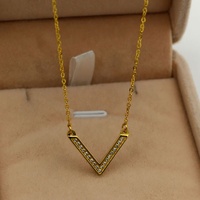Collier pendentif en forme de V entièrement serti de pierres, en acier inoxydable plaqué or rose 18 carats, classique, orthodoxe, pour couple, idéal pour un anniversaire
