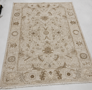 Tapis en laine Oushak floral contemporain noué à la main, tons neutres vibrants, à poils ras, avec envers en laine, Coral Weavers pour salon - Product Image 4