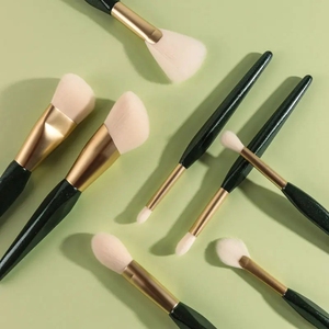 Ensemble de 8 pinceaux de maquillage en poils synthétiques verts, logo personnalisé, virole plate, manche en bois, pour fond de teint, anticernes, visage, cosmétiques - Product Image 5