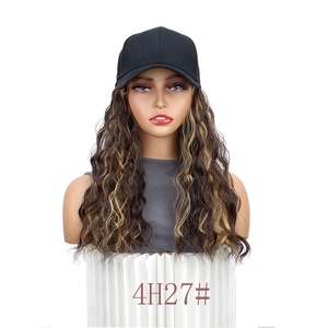 Gorra <span class=keywords><strong>de</strong></span> béisbol sintética <span class=keywords><strong>de</strong></span> una pieza para <span class=keywords><strong>mujer</strong></span>, con peluca <span class=keywords><strong>de</strong></span> cabello sintético <span class=keywords><strong>de</strong></span> alta temperatura hecha a máquina, <span class=keywords><strong>de</strong></span> longitud media y ondas <span class=keywords><strong>de</strong></span> agua, venta al por mayor <span class=keywords><strong>de</strong></span> fábrica. - Product Image 4