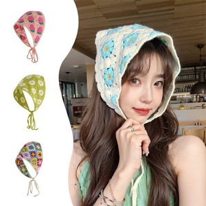 Foulard triangulaire en tricot acrylique All-Starstyle, motif géométrique, polyvalent quatre saisons, mode rétro française, mignon et féminin - Product Image 1