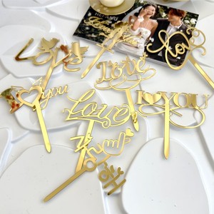 Cake Topper in Acrilico Dorato con <span class=keywords><strong>Scritta</strong></span> 'Love' <span class=keywords><strong>per</strong></span> San Valentino, Matrimoni, Anniversari, Decorazione Romantica <span class=keywords><strong>per</strong></span> Dessert con Design a Cuore, Centrotavola - Product Image 1