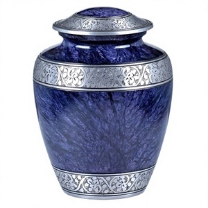 Urne commémorative d'art contemporain en aluminium artisanal au design élégant pour hommage aux êtres chers par Axiom Home Accents - Product Image 1