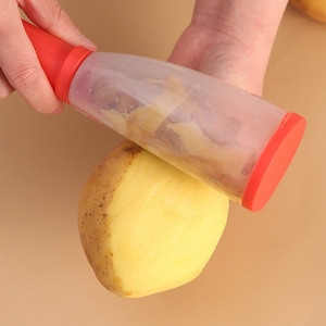 Éplucheur manuel en plastique pour fruits et légumes (carottes, pommes, pommes de terre) avec récipient de rangement - Product Image 5