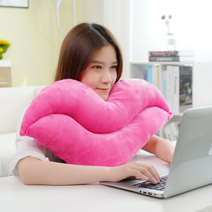 Coussin décoratif en forme de lèvres rouges et roses en peluche douce, personnalisé, pour canapé, cadeau de Saint-Valentin - Product Image 3