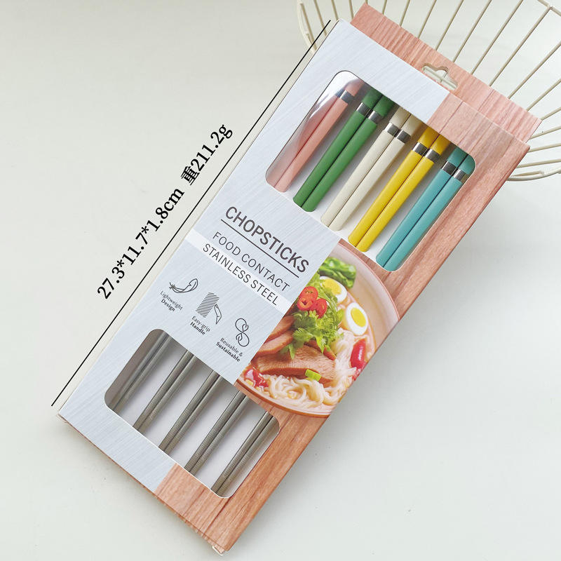 Boîte de cinq pièces de couleurs mélangées