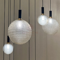 Lampe suspendue longue en verre moderne Lustre d'escalier Corps gris foncé LED Haute luminosité pour l'éclairage des escaliers Villa Hôtel