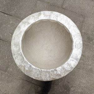 Pots à fleurs en fibre de verre blancs sur pied, vente directe d'usine, pour magasins de mariage, centres commerciaux, centres de bien-être - Product Image 5