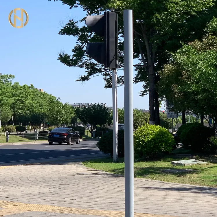 Galvanized Steel 6M 8M 10M High Quality Traffic Signal Light Outdoor Street Light Pole