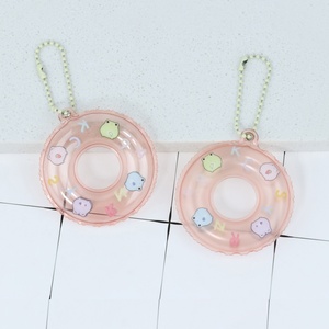 Personnalisé Acrylique Charmes Pendentif PVC Gonflable Puffed Air Natation Anneau <span class=keywords><strong>Piscine</strong></span> Gonflable Anime Shaker Sequin Bonbons Sac Porte-clés - Product Image 2