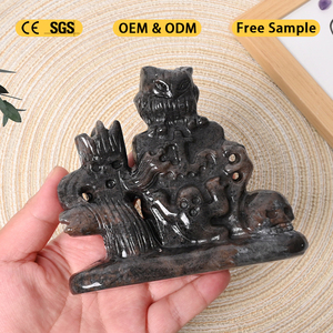 Pierre tombale en Yooperlite sculptée à la main avec un cristal hibou fantôme pour la décoration - Product Image 4
