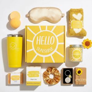 Caja de Regalo Promocional Sunshine, Juego de Regalo para Mujer con Vela Aromática Amarilla, Antifaz para Ojos y Calcetines, Regalo de Cumpleaños o para Recuperación - Product Image 1