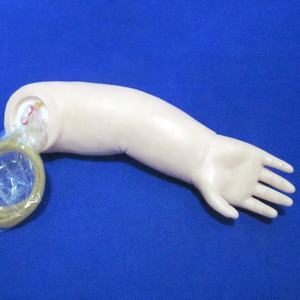 Modelo de brazo de inyección de vena infantil, brazo IV para niños pequeños, brazo de entrenamiento de venopunción - Product Image 2