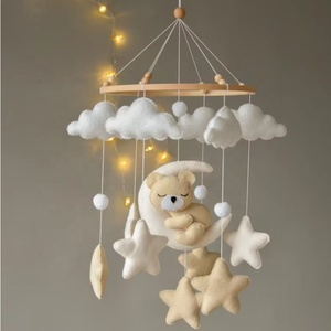 Mobile de berceau en <span class=keywords><strong>feutre</strong></span> mignon en forme de nuage, lune et étoile, suspendu et rotatif, pour décoration de chambre de bébé et de nourrisson, vente en gros - Product Image 5