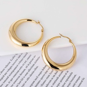 ต่างหูห่วงสแตนเลสชุบทอง 18k แฟชั่น - Product Image 4