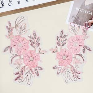 Applique de dentelle de luxe brodée de perles et de sequins en forme de fleur pour la décoration de vêtements, robes de mariée et accessoires de couture DIY - Product Image 5
