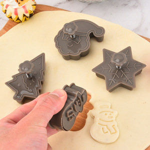 Tùy chỉnh thiết kế giáng sinh PP <span class=keywords><strong>Cookie</strong></span> khuôn nhựa <span class=keywords><strong>Cookie</strong></span> <span class=keywords><strong>cutter</strong></span> Pastry Máy cắt với mùa xuân xử lý cho Baking công cụ nhà bếp thiết lập - Product Image 1