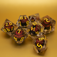 Set Dadu DND 7 Buah Berbentuk Polihedral Merah dari Resin Buatan Khusus Musenluo dengan Desain Mata Panjang dan Angka Emas Terukir untuk Permainan Meja.